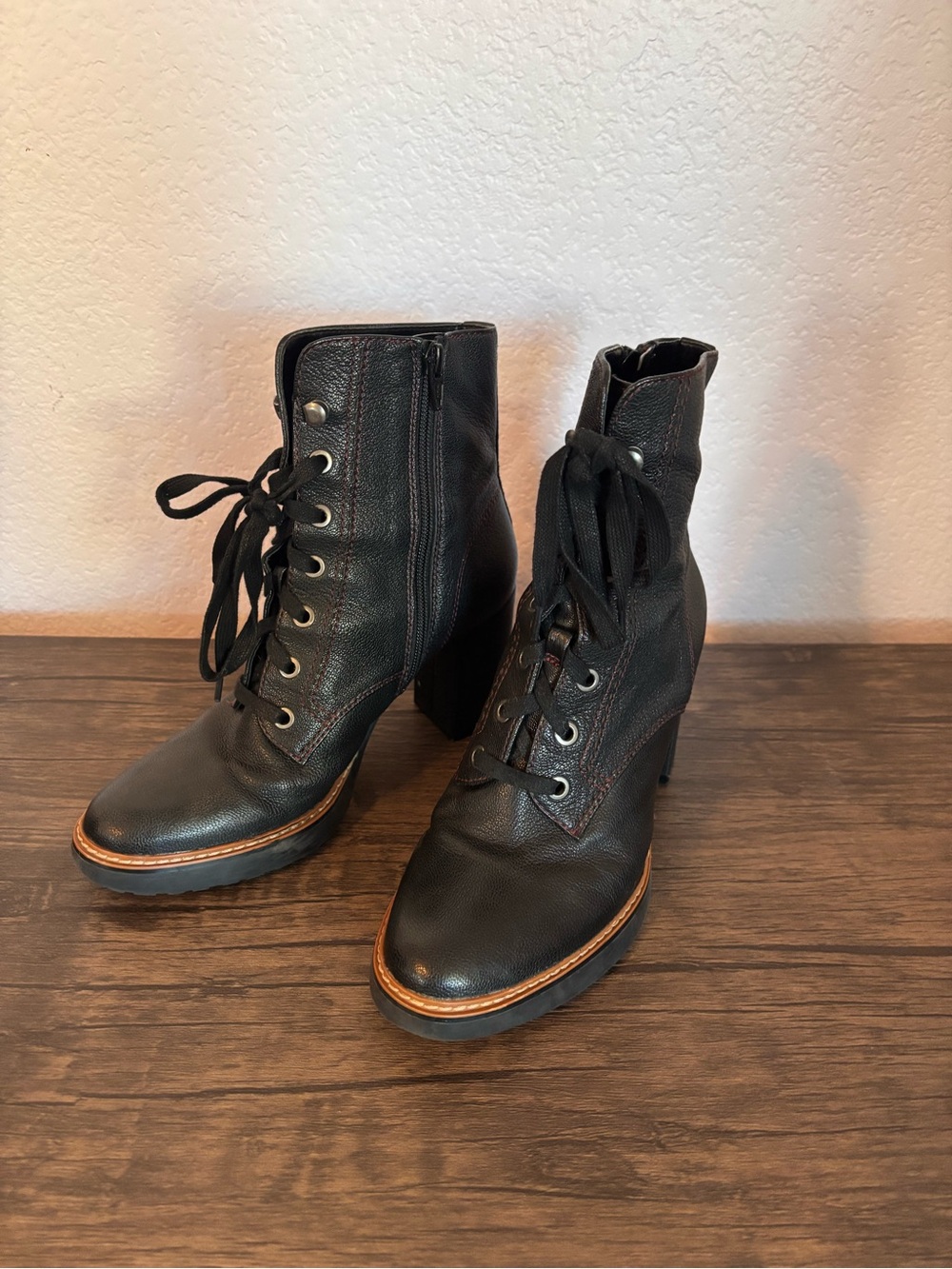 Naturalizer lace up boots shoes size 7.5